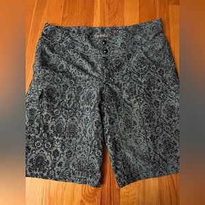 Shredly women’s mountain bike shorts size 10